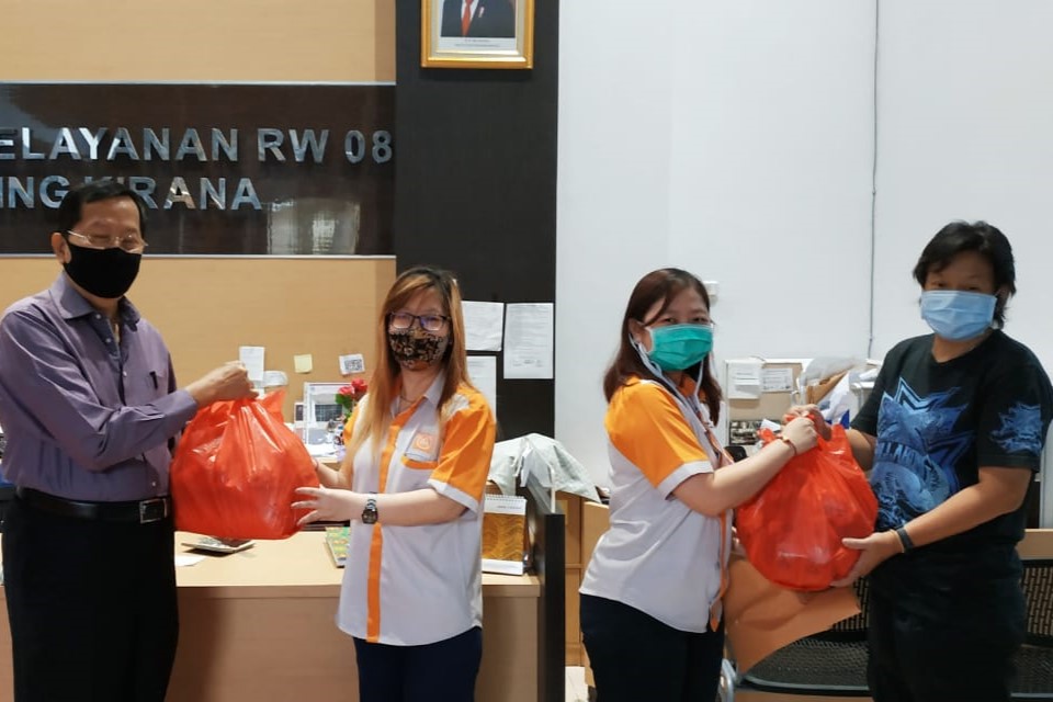 Bansos RW 08 Gading Kirana Dampak Covis